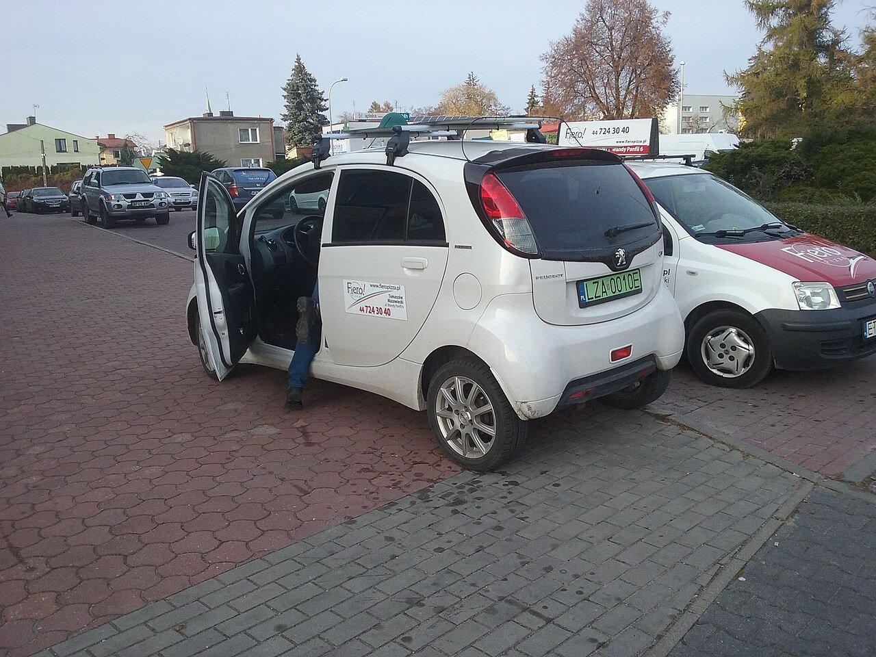 Peugeot iOn — foto