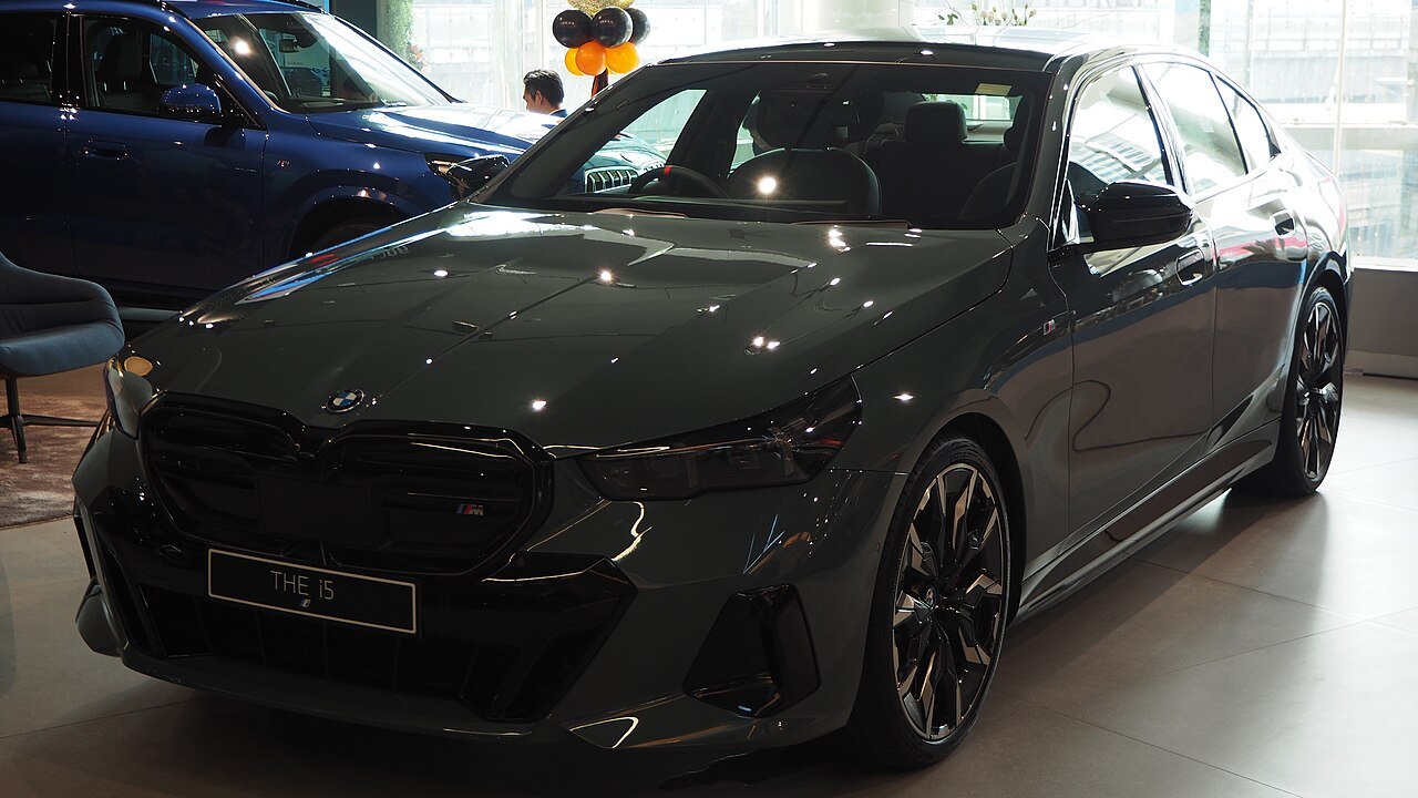 BMW i5 M60 xDrive Touring (MY24) — foto