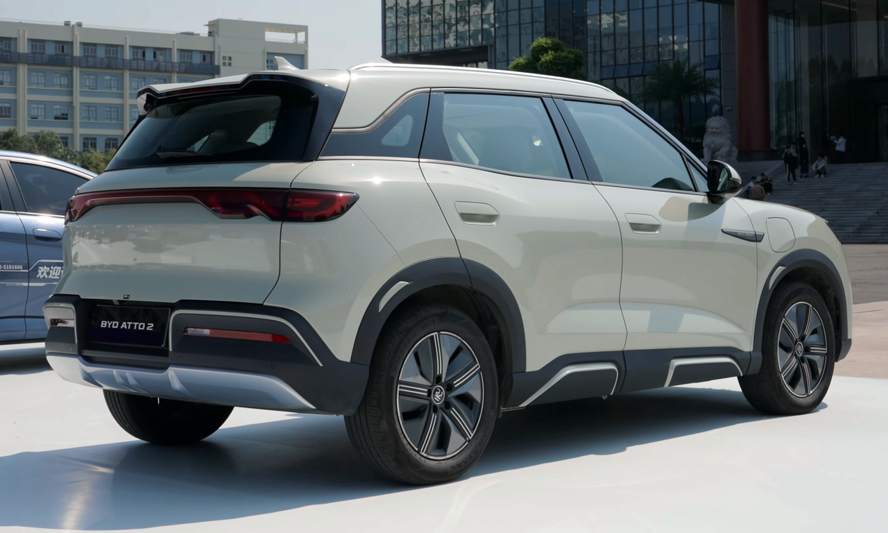 BYD ATTO 2 51.1 kWh — foto