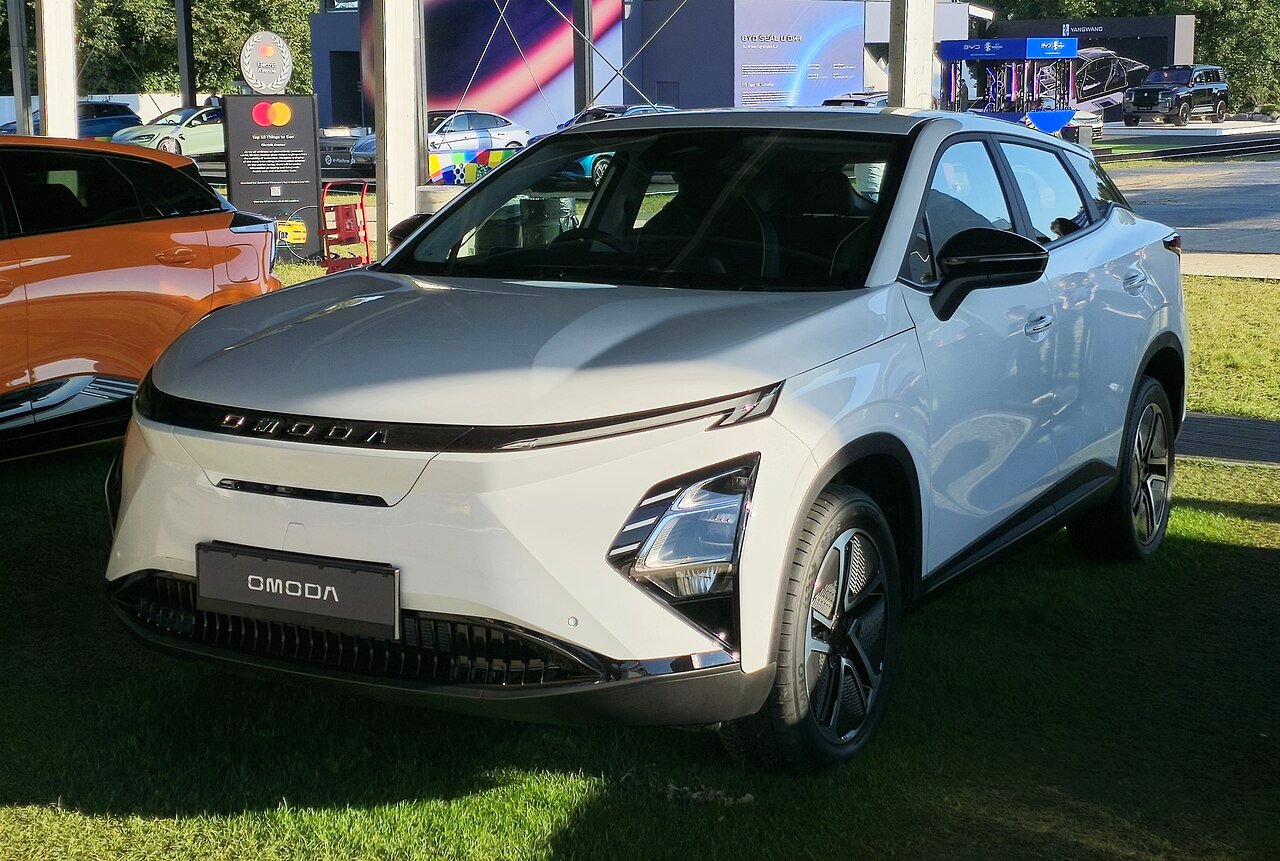 Omoda E5 — foto