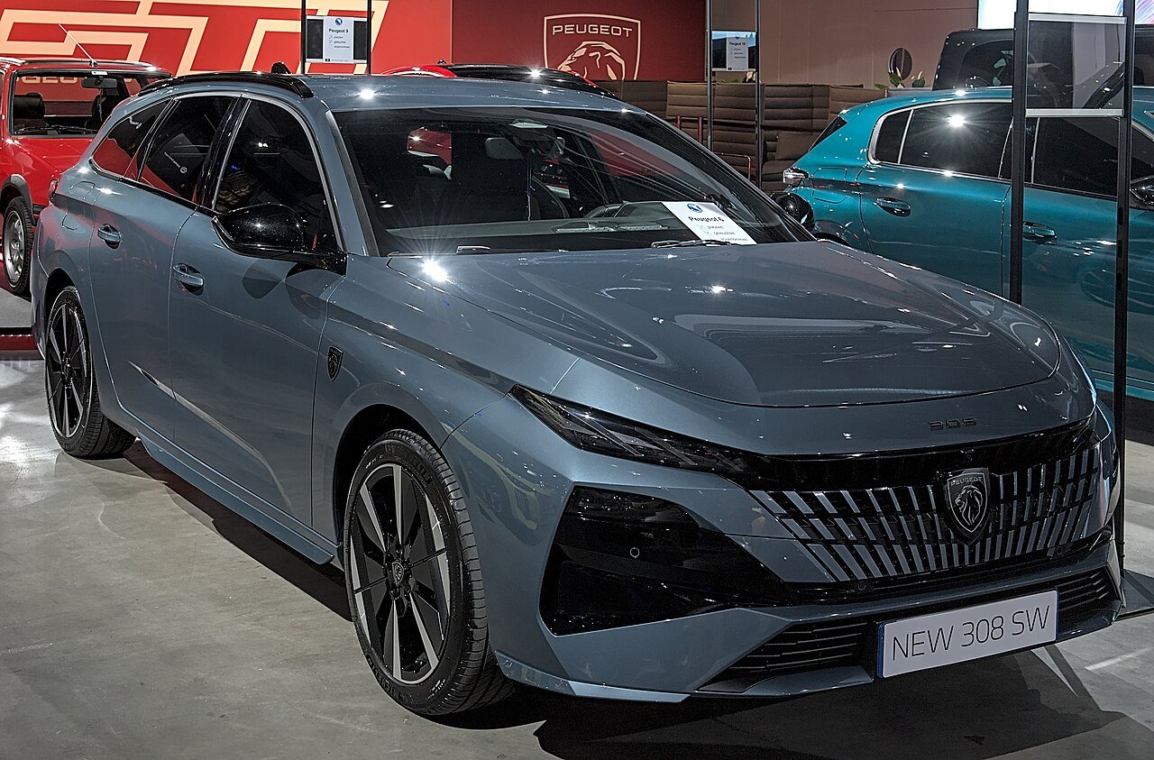 Peugeot e-308 SW 58 kWh (MY26) — foto