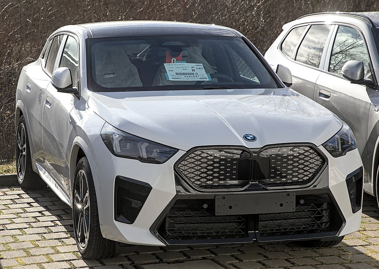 BMW iX2 xDrive30 (MY26) — foto