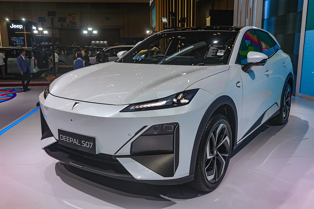 Changan Deepal S07 Standard — foto