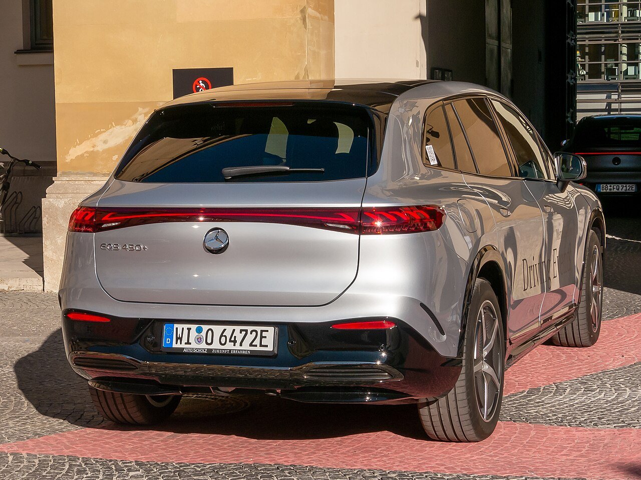 Mercedes-Benz EQS 500 4MATIC — foto