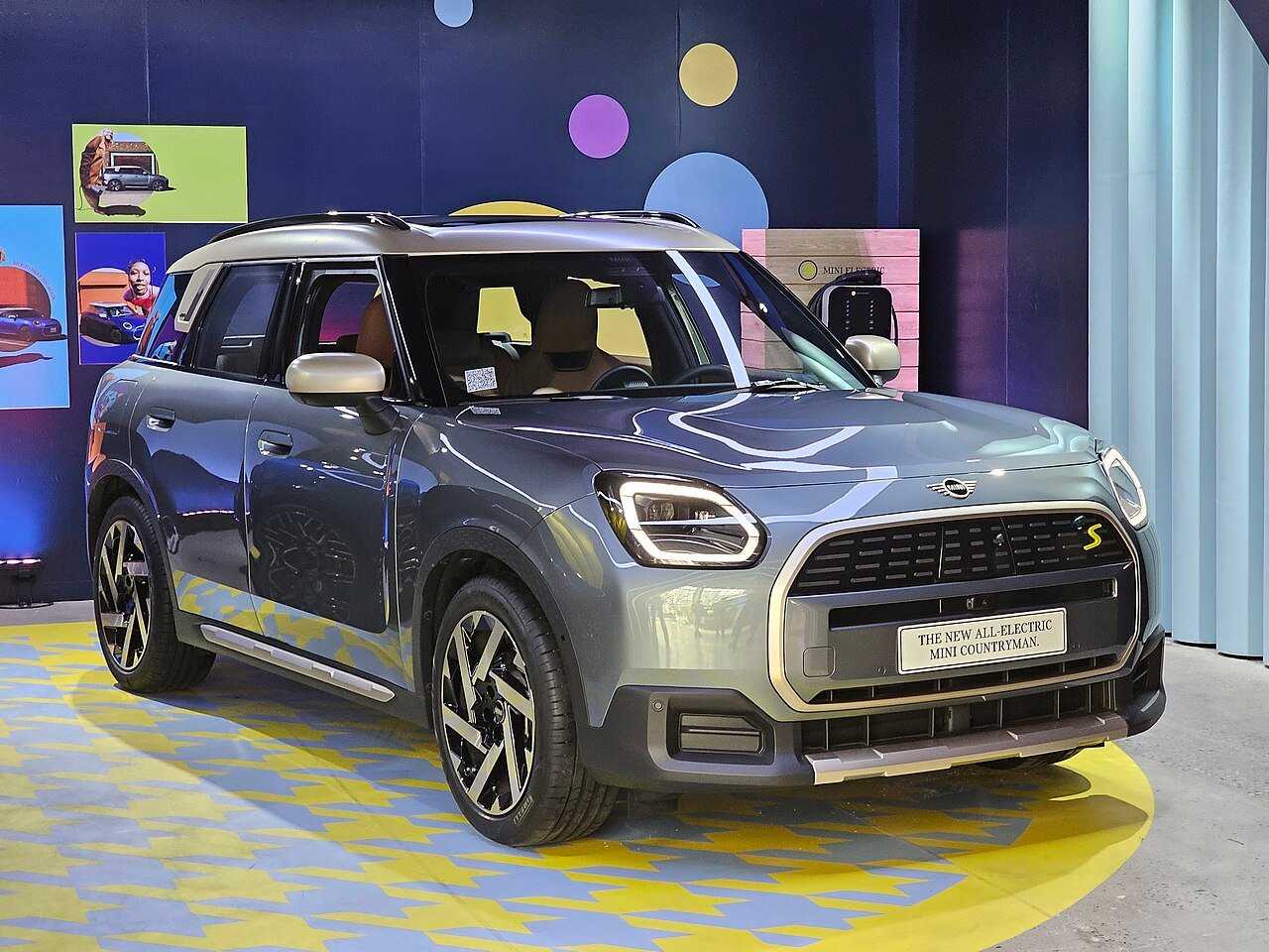 Mini Countryman SE ALL4 (MY24-25) — foto