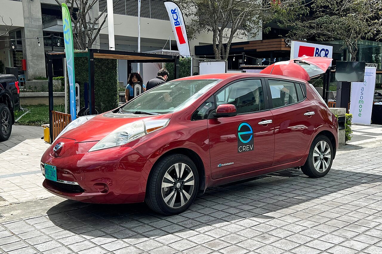 Nissan LEAF 40 kWh (MY23-25) — foto