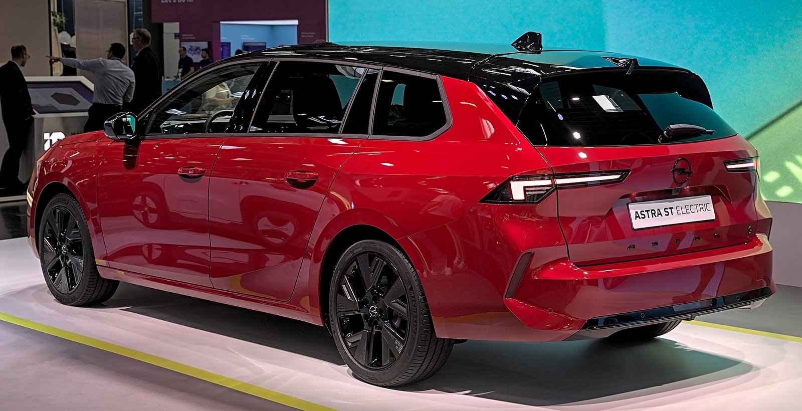 Opel Astra Sports Tourer Electric 58 kWh (MY26) — foto
