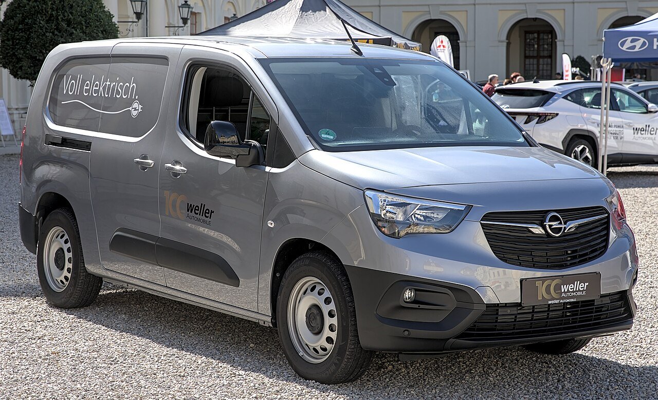 Opel Combo Electric XL 50 kWh — foto