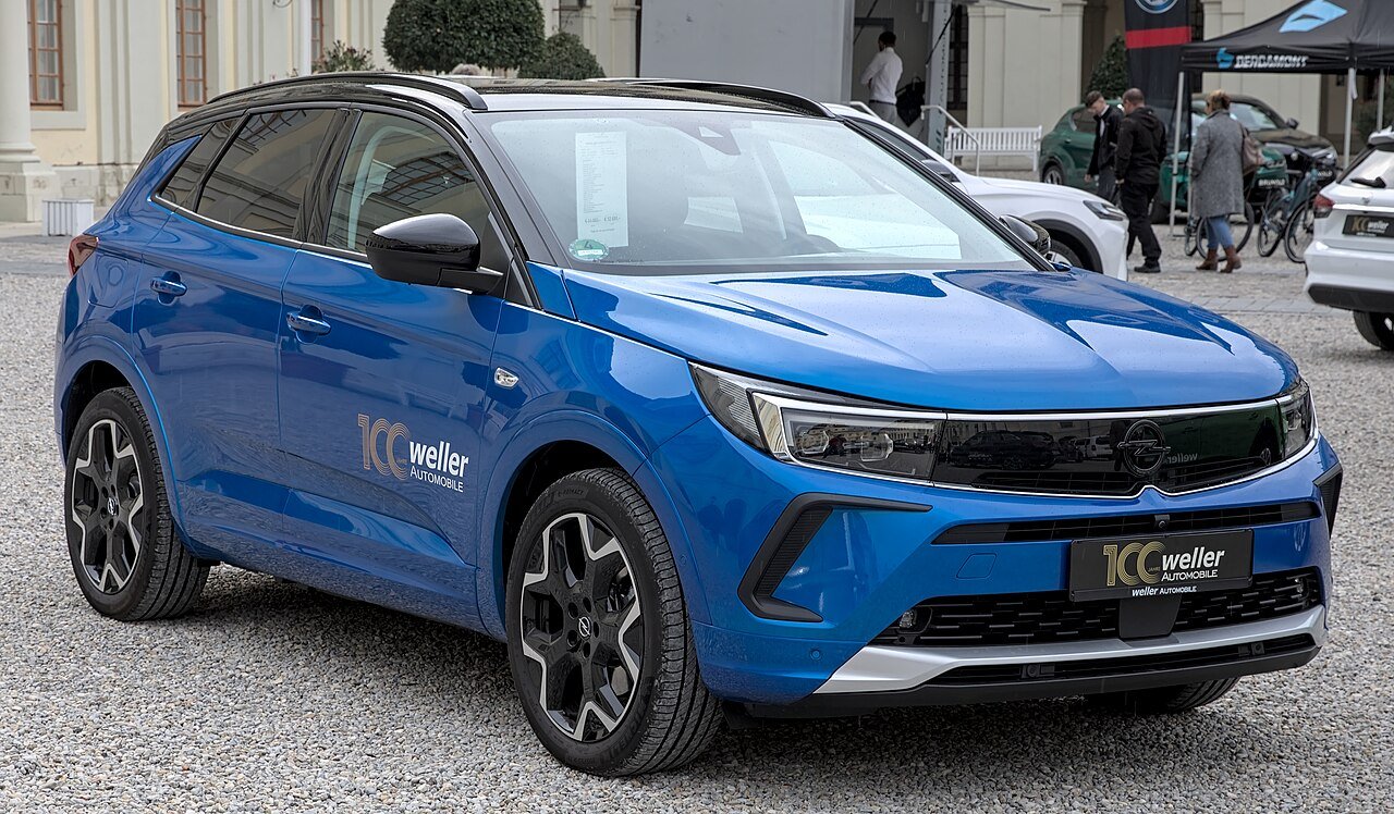 Opel Grandland Electric 73 kWh AWD — foto