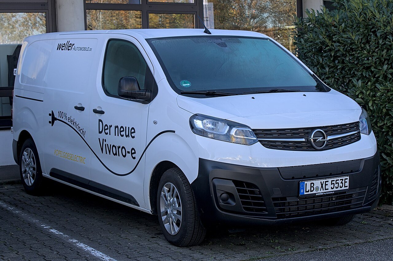 Opel Vivaro-e Combi M 75 kWh — foto