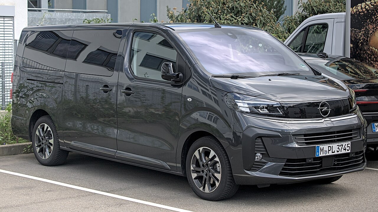 Opel Zafira Electric XL 75 kWh — foto