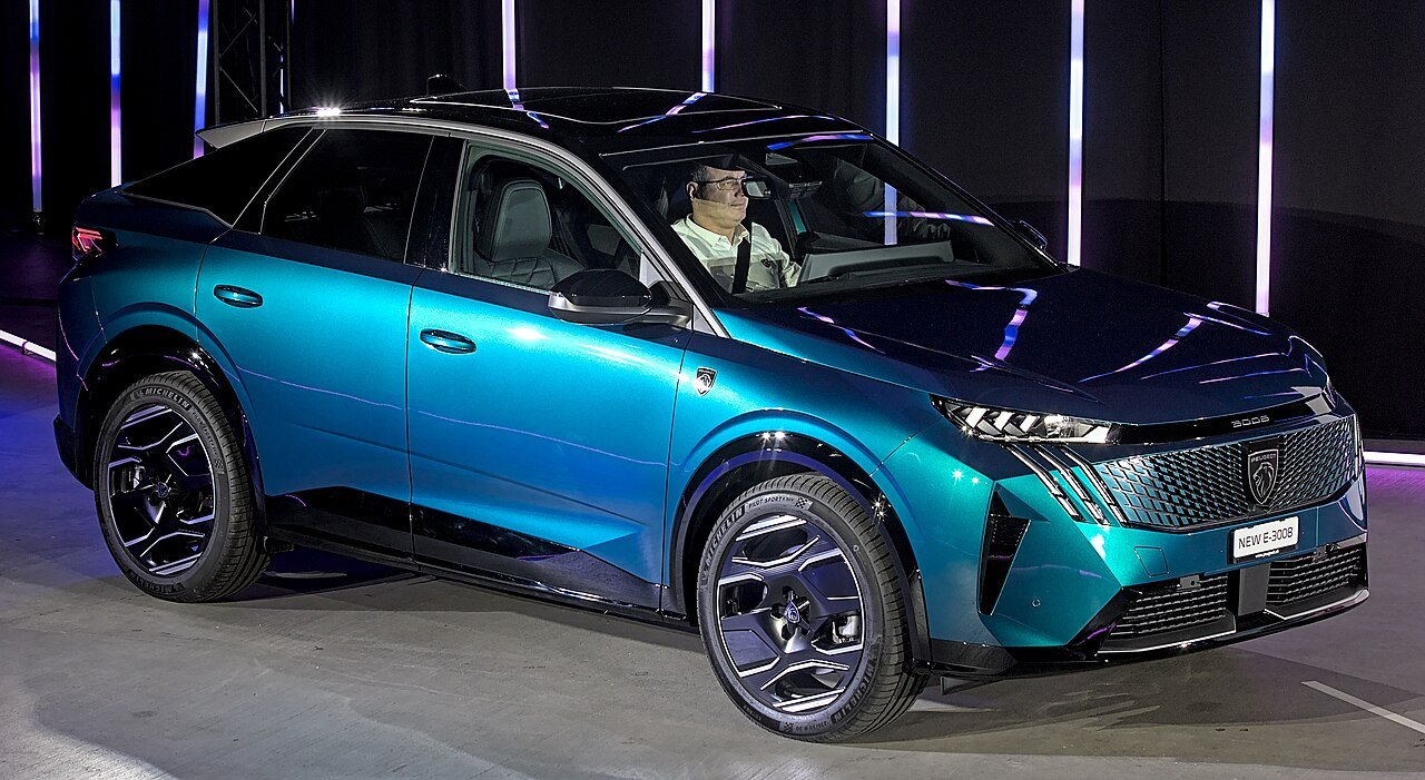 Peugeot e-3008 97 kWh Long Range — foto