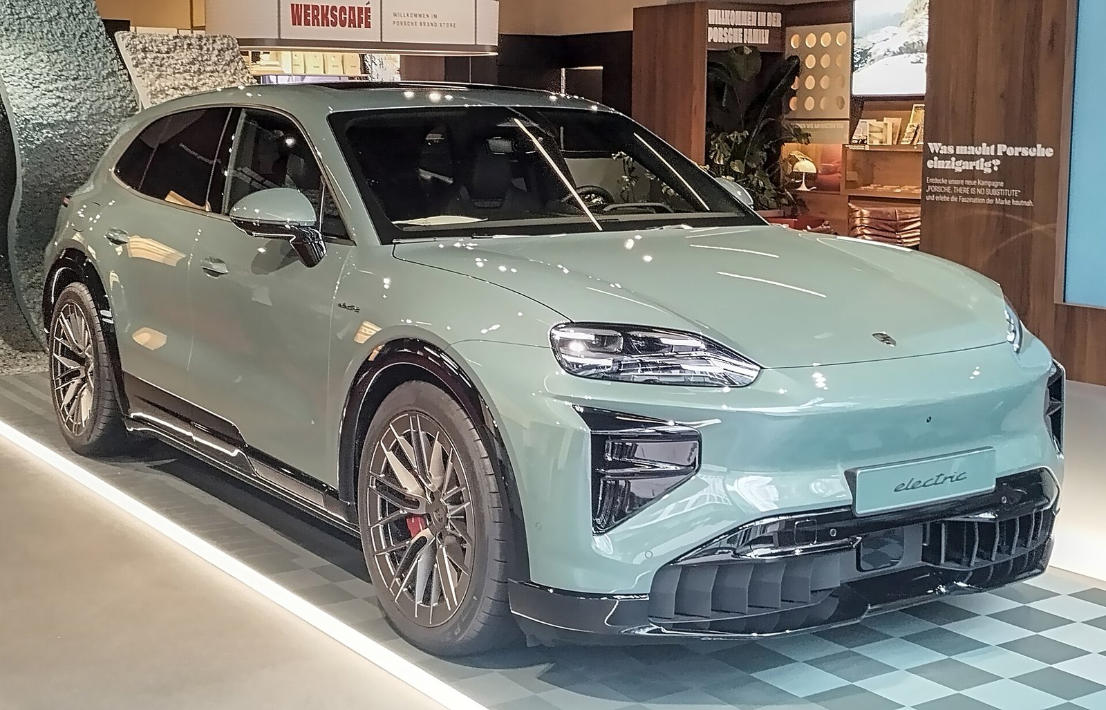 Porsche Cayenne Turbo Electric (MY26) — foto