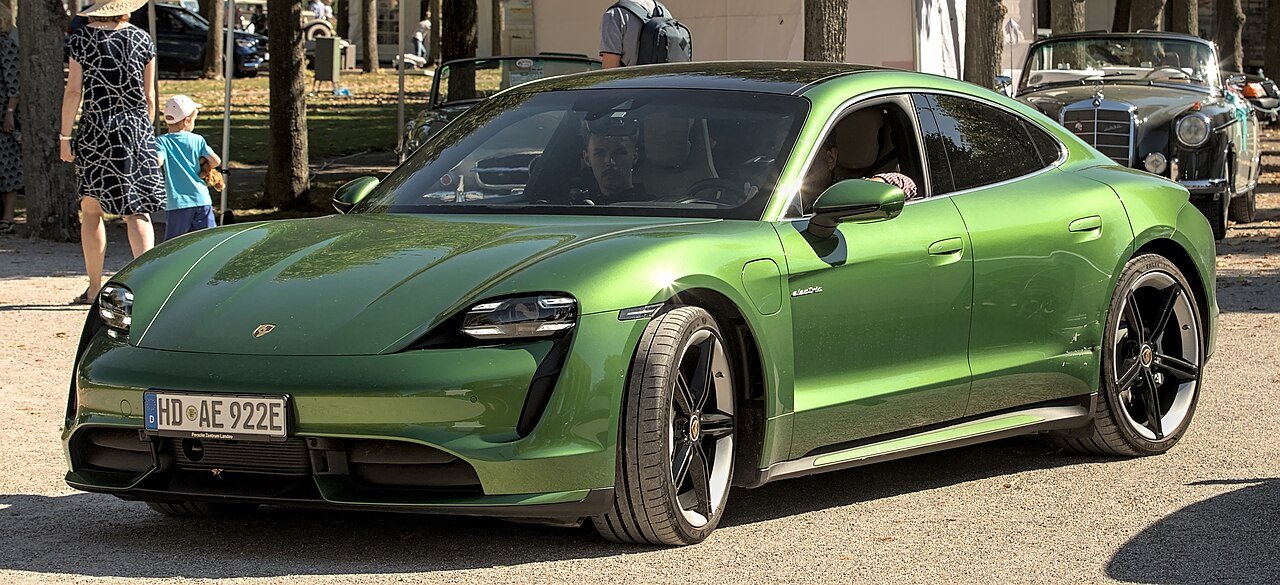 Porsche Taycan Turbo Cross Turismo — foto