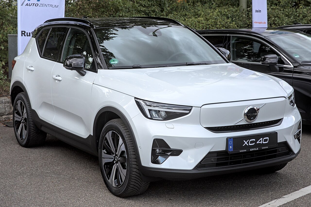 Volvo XC40 Recharge Twin Pure Electric (MY22) — foto