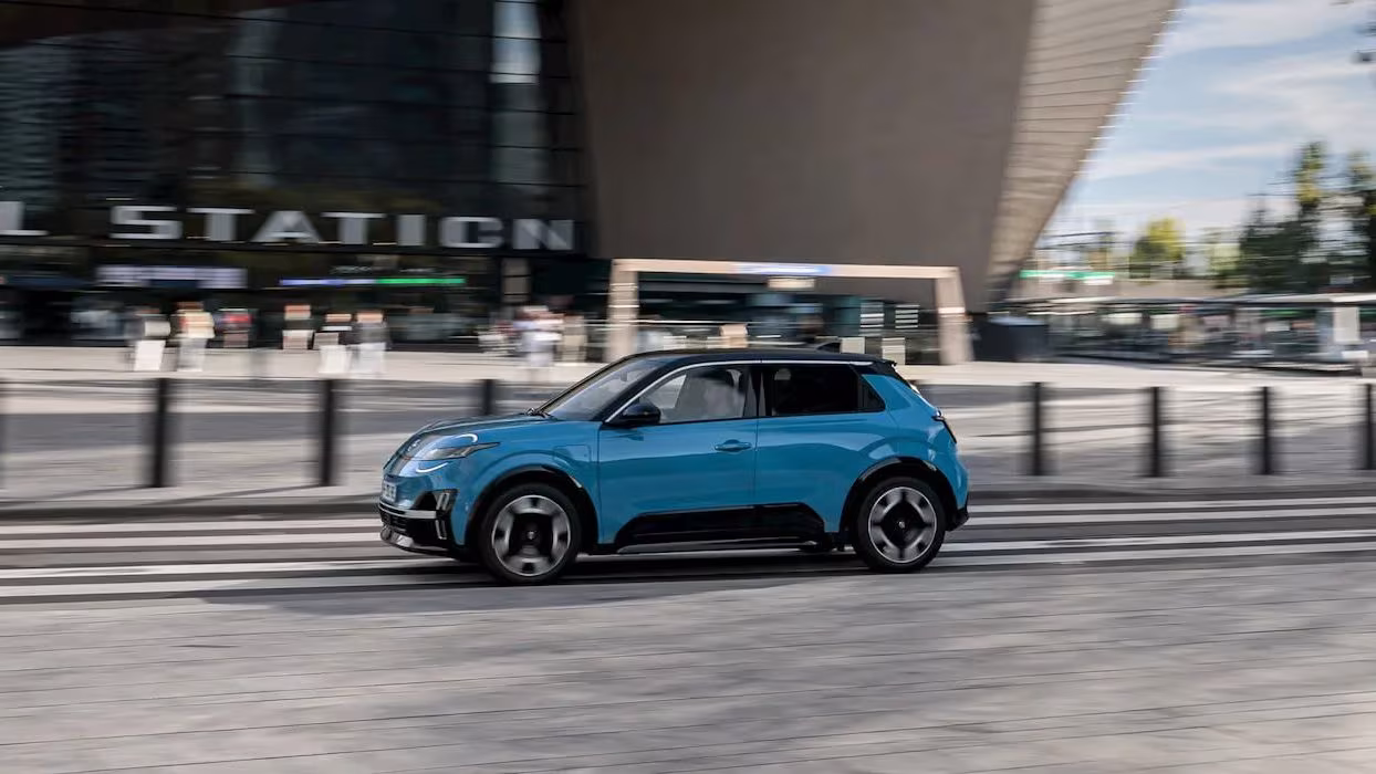 A Nissan vai buscar o nome Wave para o seu elétrico mais barato de sempre, e não é acaso que se parece com o Twingo