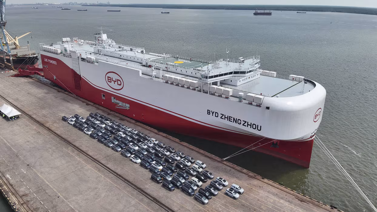 A BYD está a construir a sua própria frota naval, e a explicação está nas exportações a bater recordes