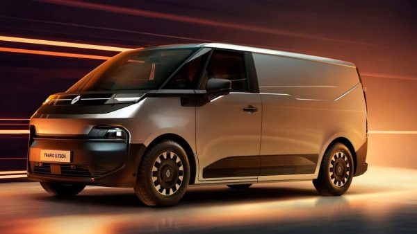 O Renault Trafic elétrico foi eleito Furgão Internacional do Ano 2027, apenas um dia depois de ser revelado