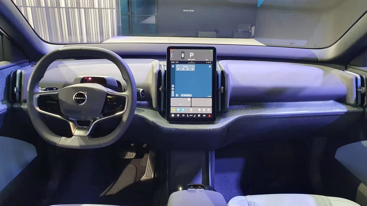 A Volvo admite que exagerou nos ecrãs, e os botões vão mesmo regressar