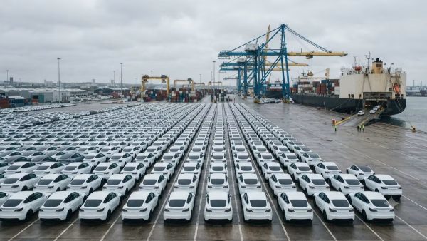 O Reino Unido estará a preparar tarifas aos elétricos chineses, depois da pressão de Bruxelas