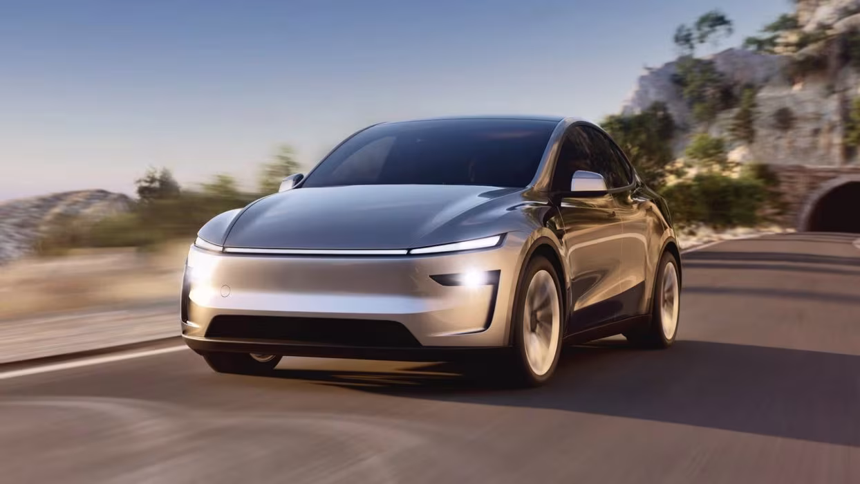 O Tesla Model Y voltou a ser o elétrico mais vendido na Europa em agosto, depois de um mês de julho atípico