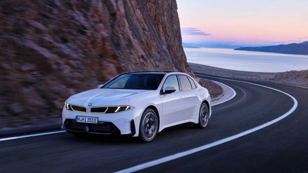 A BMW repete com o i3 a fórmula que já usou no iX3: reservas antecipadas por excesso de procura