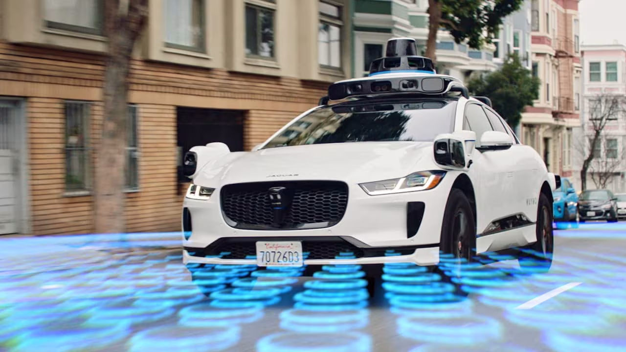 A Waymo diz ter evitado 841 acidentes com feridos em mais de 436 milhões de quilómetros autónomos