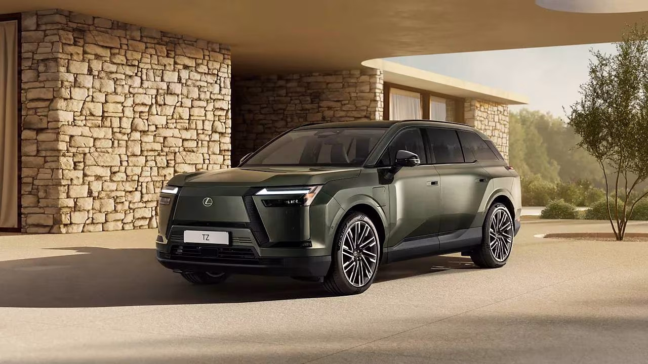 O SUV elétrico de três filas da Lexus foi apanhado a filmar um anúncio em Toronto, antes do lançamento