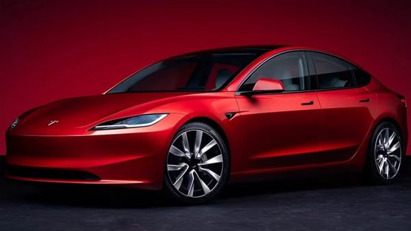A Tesla deu ecrã maior e carregamento bidirecional ao Model 3 chinês, e deixou o americano sem nada disso