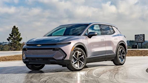 As vendas do Chevy Equinox EV caíram 92%, e os SUV elétricos da Cadillac passam a dominar as vendas de elétricos da GM