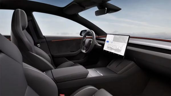 A Tesla levou o ecrã de 16 polegadas ao Model 3 americano, mas o V2L continua de fora