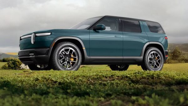 A Rivian entregou um recorde de 19.248 carros no terceiro trimestre, impulsionada pelo R2