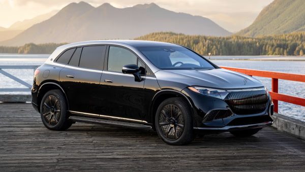A Mercedes-Benz vai descontinuar o sedan EQE e mais dois modelos nos EUA, a partir de 2027