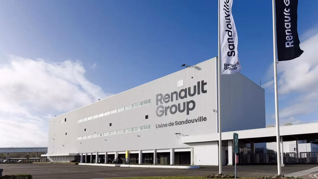 A Renault promete investir mais de 10 mil milhões de euros em França nos próximos cinco anos, mas só se o contexto político o permitir