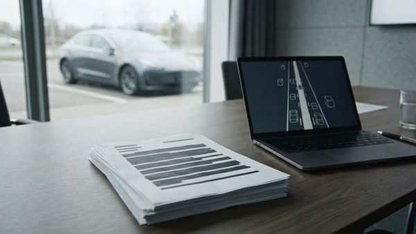 A Tesla pressionou o regulador holandês para reduzir a análise ao FSD, segundo emails obtidos pela Reuters