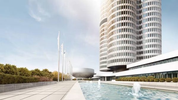 A BMW entregou 110.257 elétricos no terceiro trimestre, mais 7,2%, mas o total do grupo caiu 6,3%, com a China a recuar 24,8%