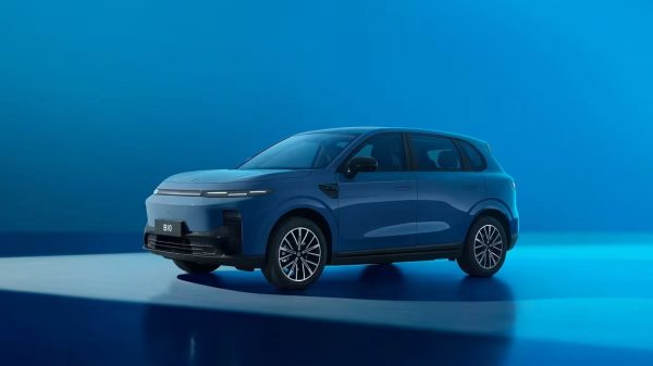 A Leapmotor iniciou em Saragoça a produção em série do B10, seguindo-se o B05 no primeiro semestre de 2027