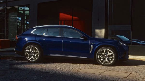 O Mercedes-AMG GT 53 SUV elétrico já tem preço em Portugal, a partir de 128.000 euros, com autonomia até 668 km