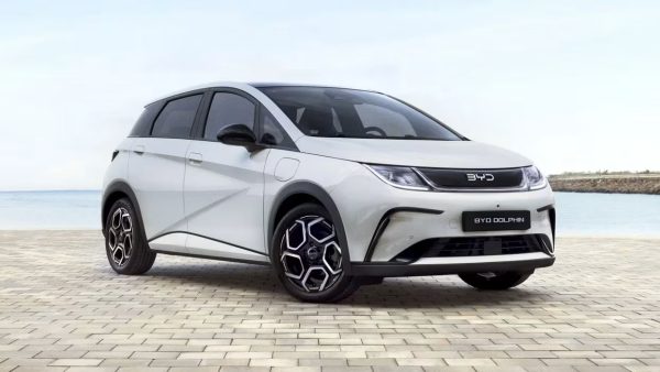 A Tesla vendeu 68.776 carros na Europa em setembro, mais do que a BYD, mas no acumulado do ano está atrás da BYD, da SAIC e da Chery, esta por apenas 75 carros