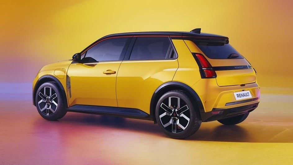 O Renault 5 E-Tech ganhou mais autonomia sem mudar de bateria, e a explicação está nos retrovisores